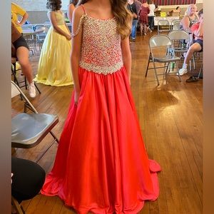 Girls Size 12. Johnathan Kayne. Girls Pageant Gown